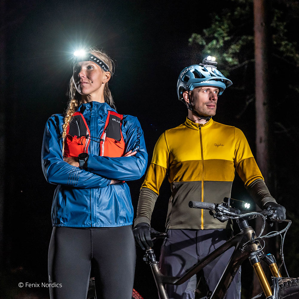 Fenix HM65R Superraptor2 otsalamppu kypärässä