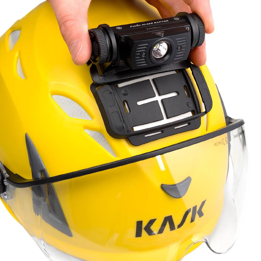 Fenix kypäräkiinnike_02